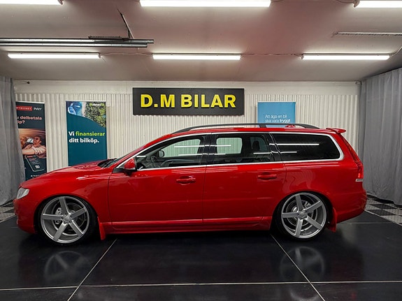 Volvo V70 2 of 5