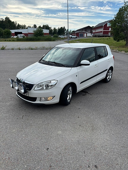 Skoda Fabia 2 of 8