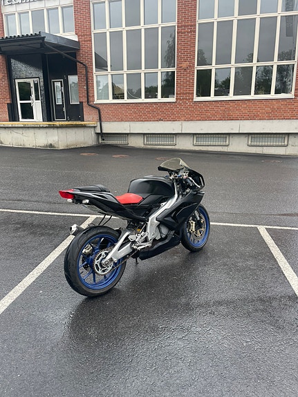 Aprilia RS125 4 of 8
