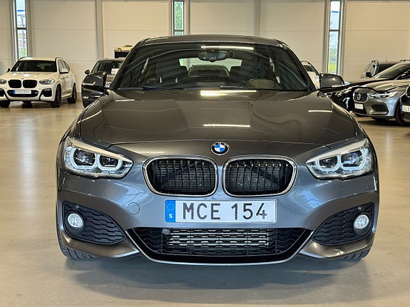 BMW 120d 2 of 5