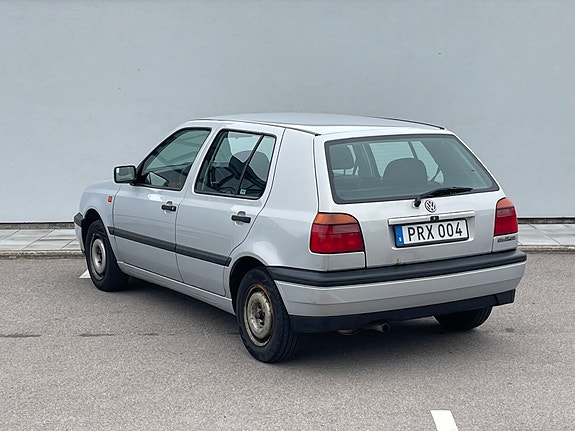 Volkswagen Golf III 2 of 5