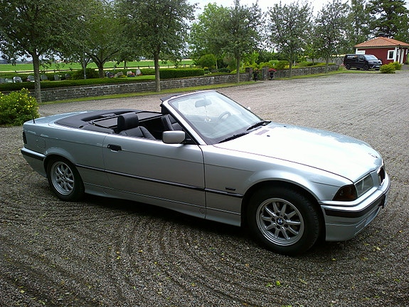 BMW 318i 5 of 5