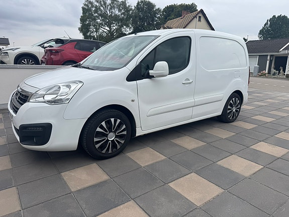 Peugeot Partner 3 of 5