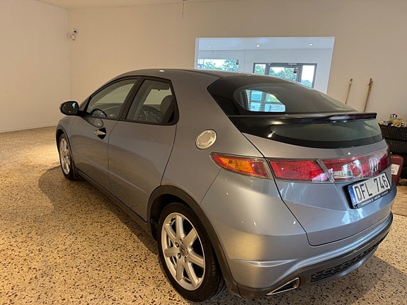 Honda Civic 4 of 5