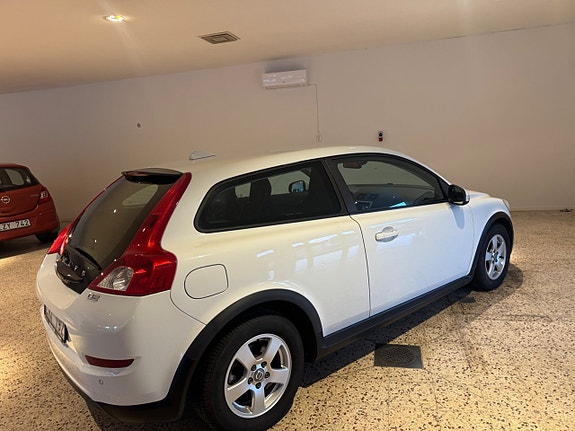 Volvo C30 3 of 5