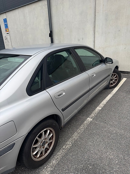 Volvo S80 3 of 5