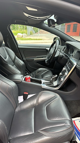 Volvo V60 4 of 4