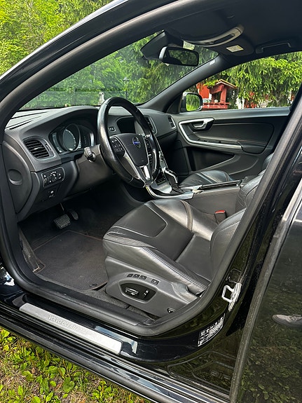 Volvo V60 3 of 4