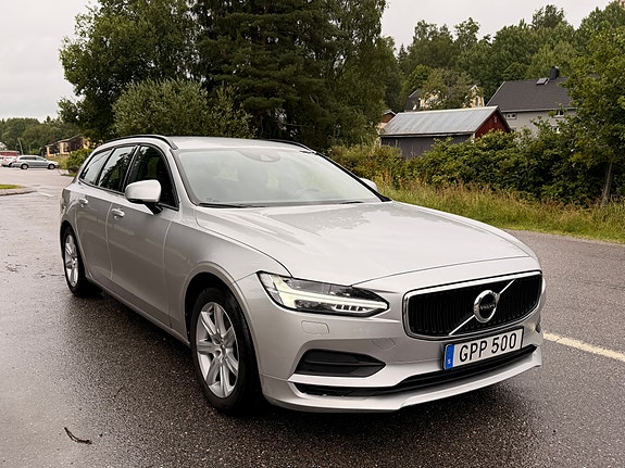 Volvo V90 2 of 5