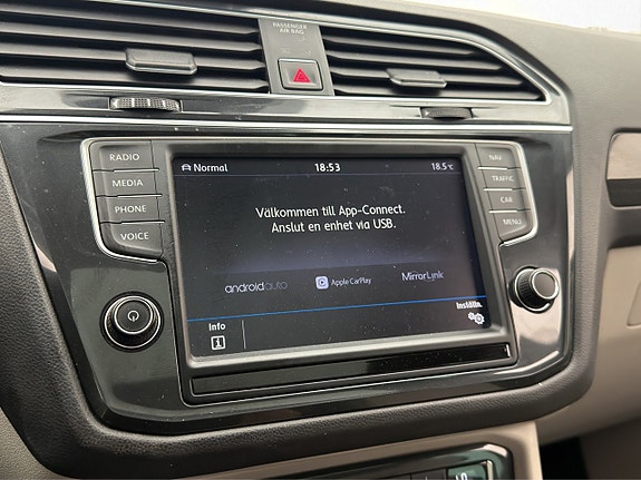 Volkswagen Tiguan 21 of 27