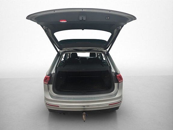 Volkswagen Tiguan 27 of 27
