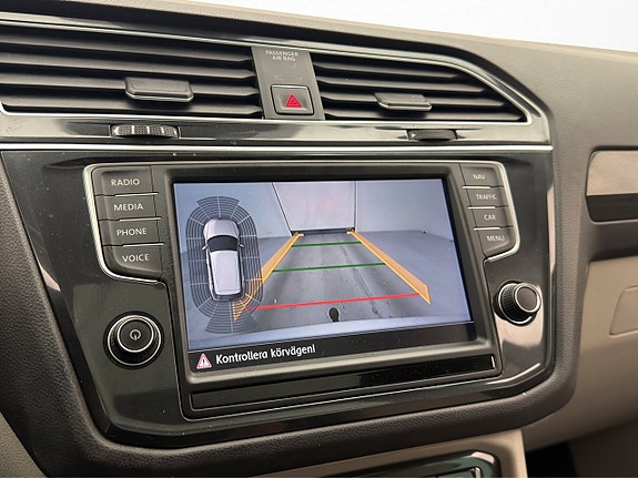 Volkswagen Tiguan 19 of 27