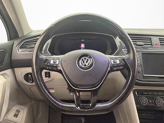 Volkswagen Tiguan 11 of 27