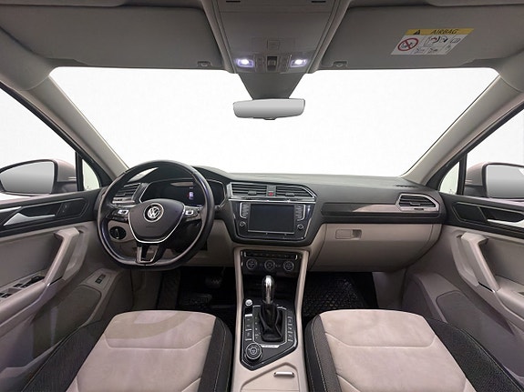 Volkswagen Tiguan 15 of 27
