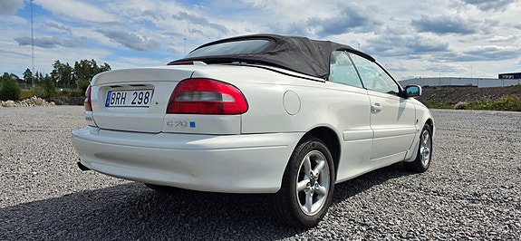 Volvo C70 4 of 5