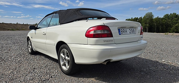 Volvo C70 2 of 5