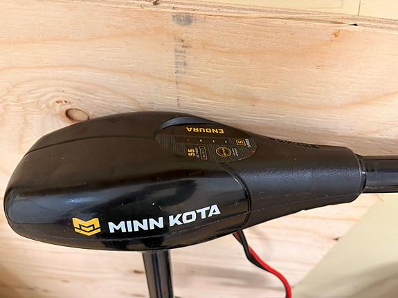 Lite båt med elsnurra, batteri och solcell 3 of 5