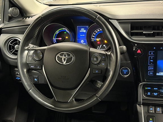 Toyota Auris 7 of 17