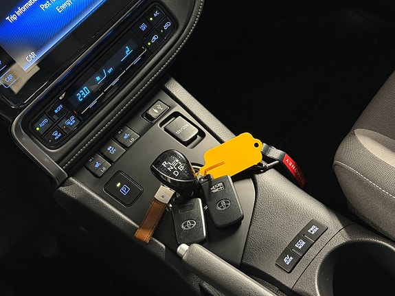 Toyota Auris 12 of 17