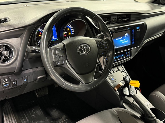 Toyota Auris 13 of 17