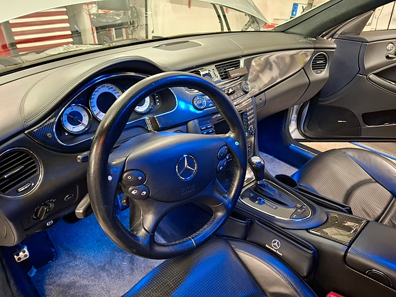 Mercedes-Benz CLS55 3 of 18
