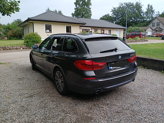 BMW 520d 4 of 5