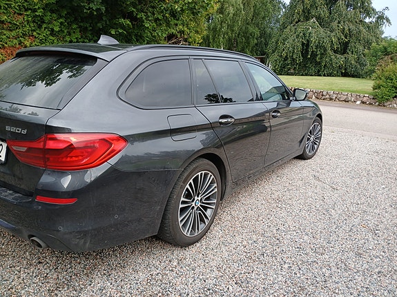 BMW 520d 2 of 5