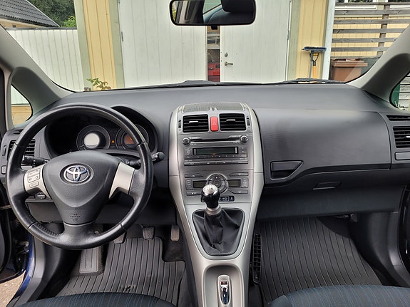 Toyota Auris 5 of 7