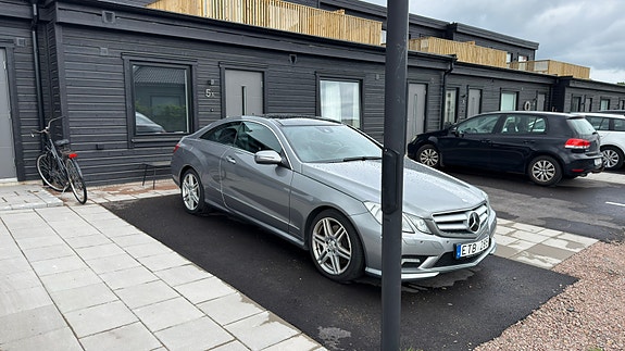 Mercedes-Benz E500 3 of 30