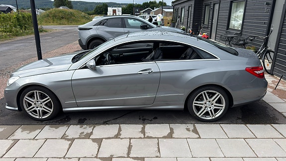 Mercedes-Benz E500 18 of 30
