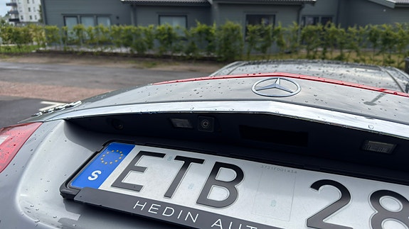 Mercedes-Benz E500 12 of 30