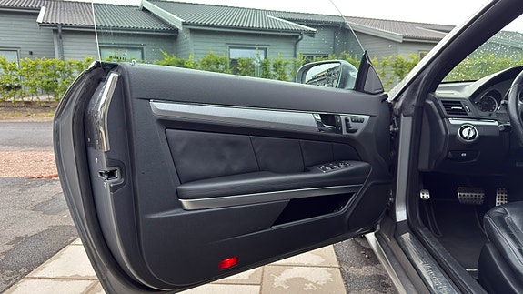 Mercedes-Benz E500 19 of 30