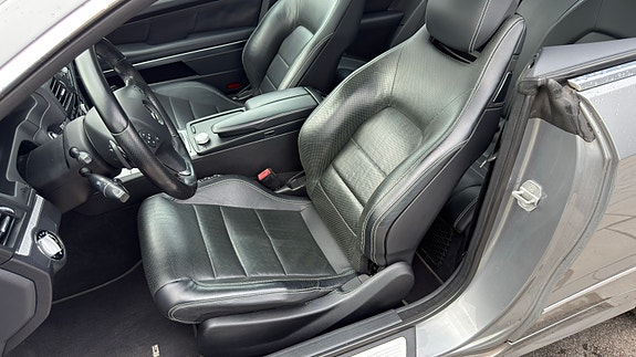 Mercedes-Benz E500 22 of 30