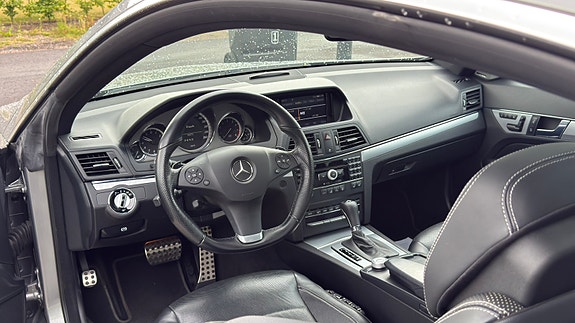 Mercedes-Benz E500 21 of 30