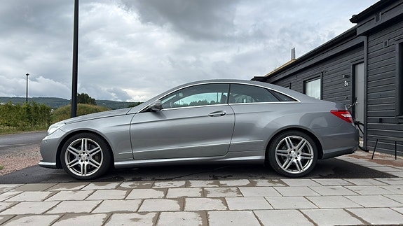 Mercedes-Benz E500 16 of 30