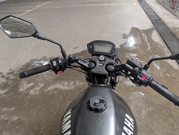Yamaha XJ600 7 of 10