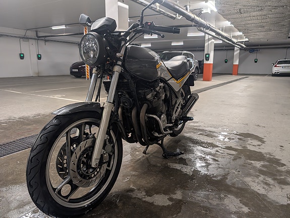 Yamaha XJ600 2 of 10