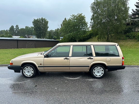 Volvo 940 2 of 5
