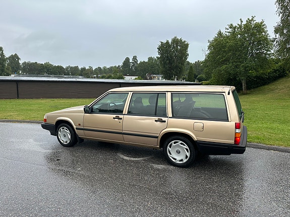 Volvo 940 3 of 5