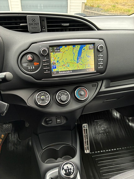 Toyota Yaris 6 of 7