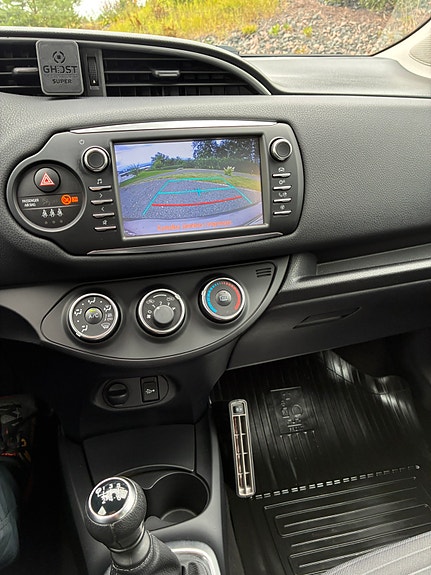 Toyota Yaris 7 of 7