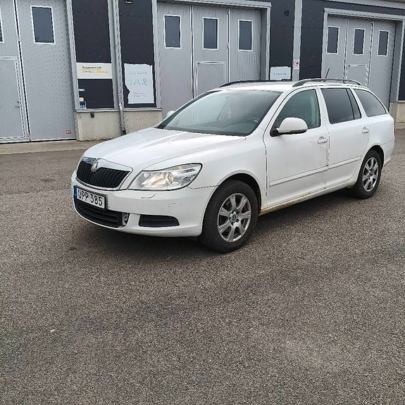 Skoda Octavia 3 of 9
