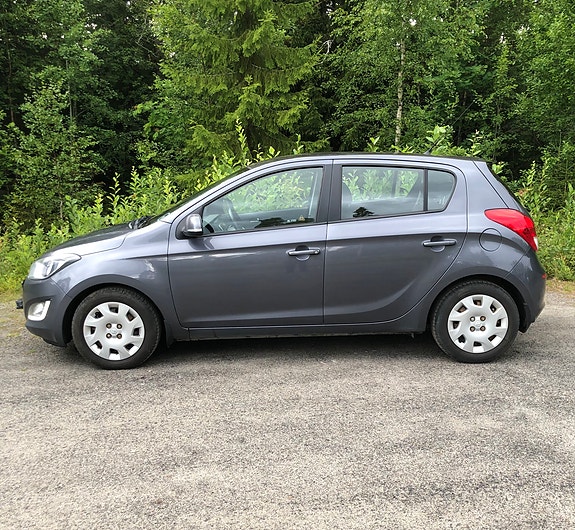 Hyundai i20 2 of 11