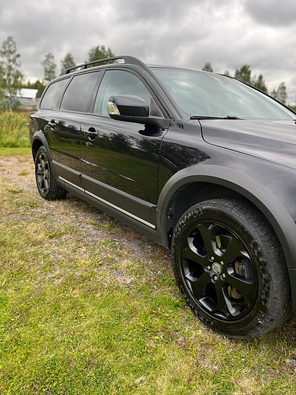 Volvo XC70 3 of 5