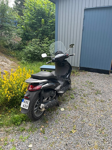 Piaggio Beverly 500 2 of 4