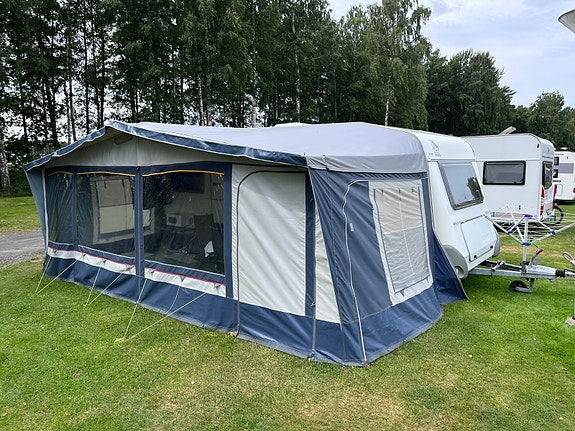 Knaus Südwind 550 – Komplett med förtält och utrustning 4 of 5