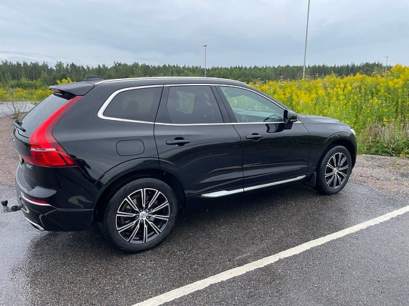 Volvo XC60 2 of 5