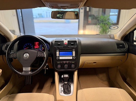 Volkswagen Golf V 25 of 26
