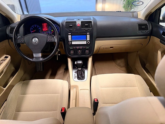 Volkswagen Golf V 24 of 26