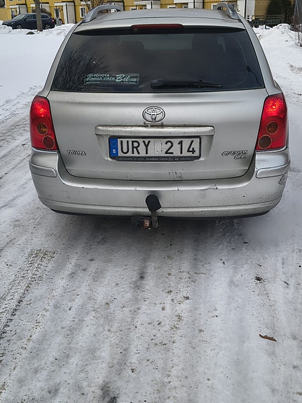 Toyota Avensis 4 of 4
